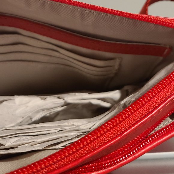 New Genuine Danier leather fanny pack belt bag in vibrant red & silver - Picture 3 of 11